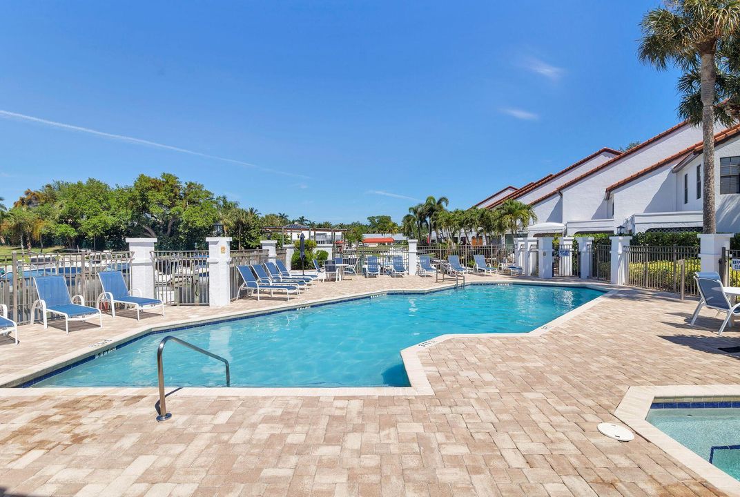 En Venta: $1,100,000 (3 camas, 3 baños, 1514 Pies cuadrados)