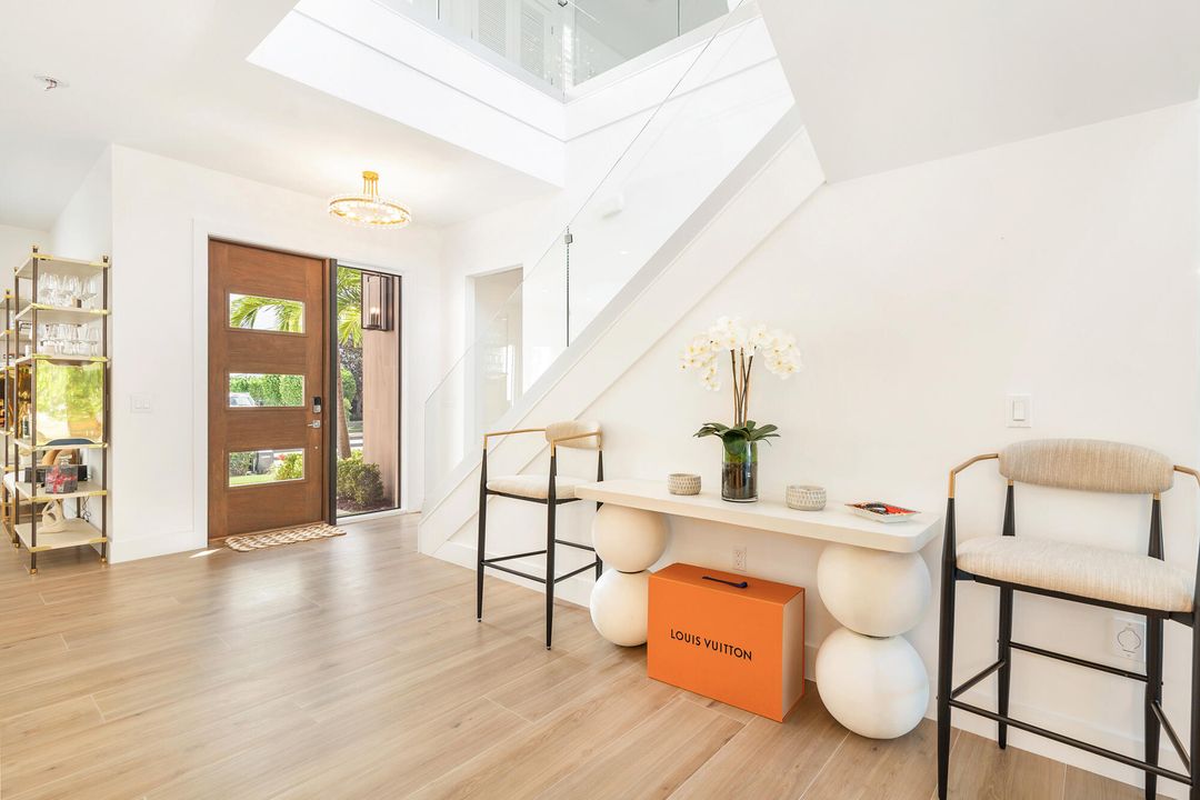 Activo con contrato: $4,495,000 (4 camas, 4 baños, 4016 Pies cuadrados)