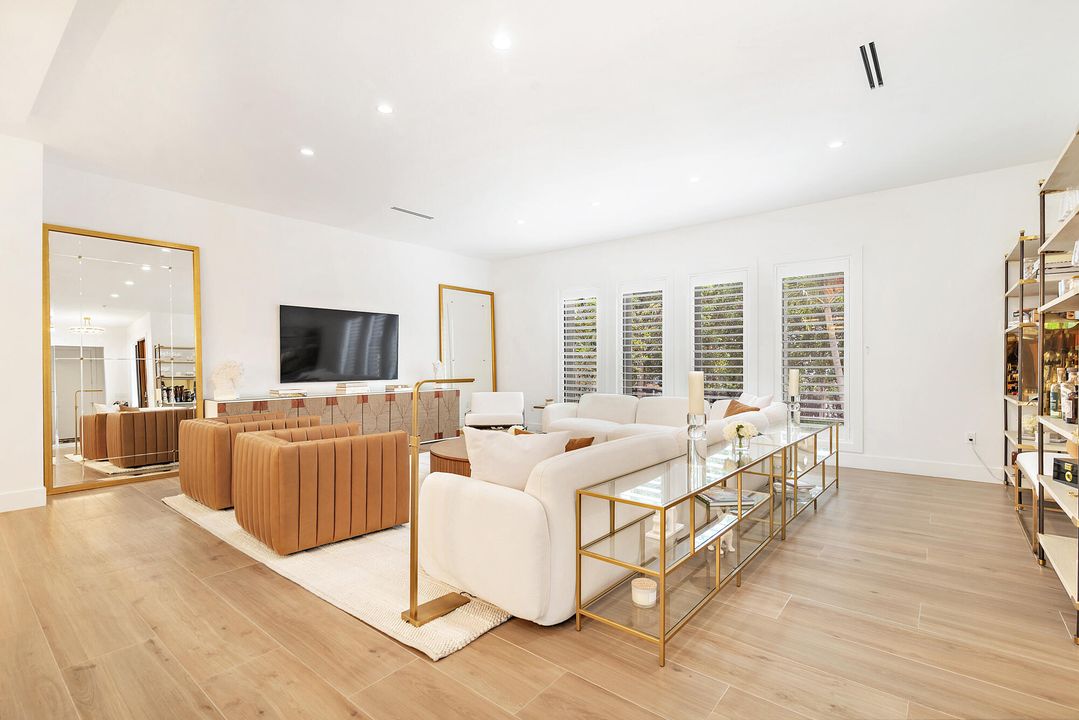 Activo con contrato: $4,495,000 (4 camas, 4 baños, 4016 Pies cuadrados)