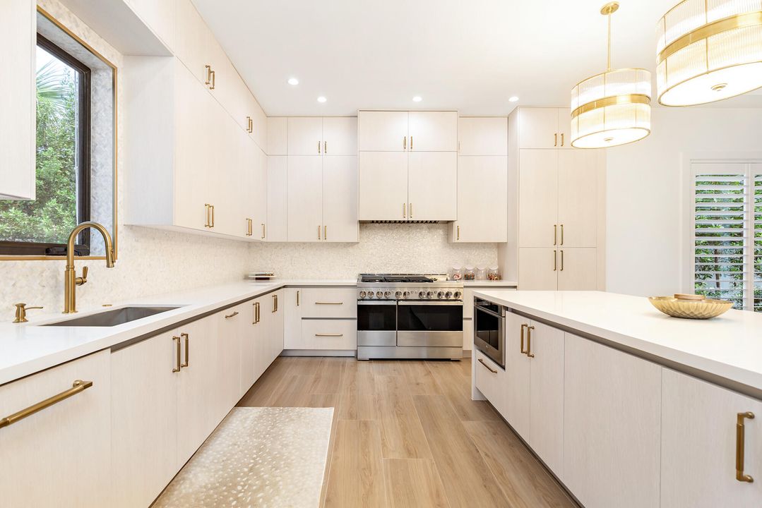 Activo con contrato: $4,495,000 (4 camas, 4 baños, 4016 Pies cuadrados)