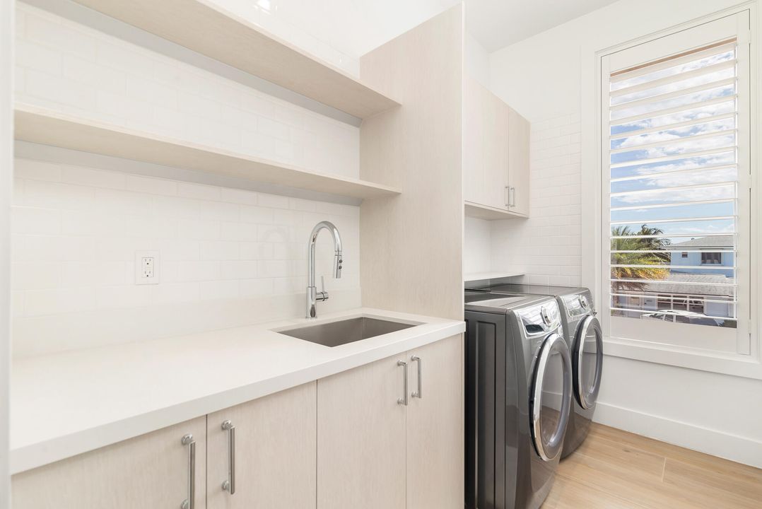 Activo con contrato: $4,495,000 (4 camas, 4 baños, 4016 Pies cuadrados)