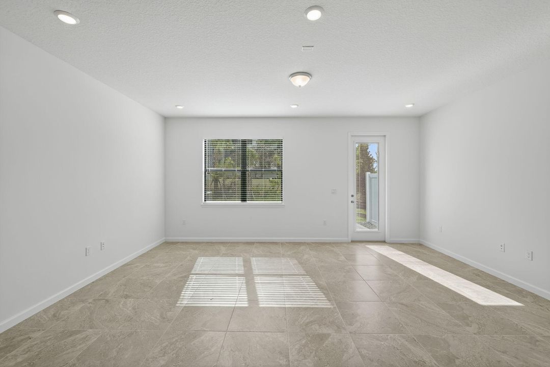 For Rent: $3,000 (3 beds, 2 baths, 1550 Square Feet)