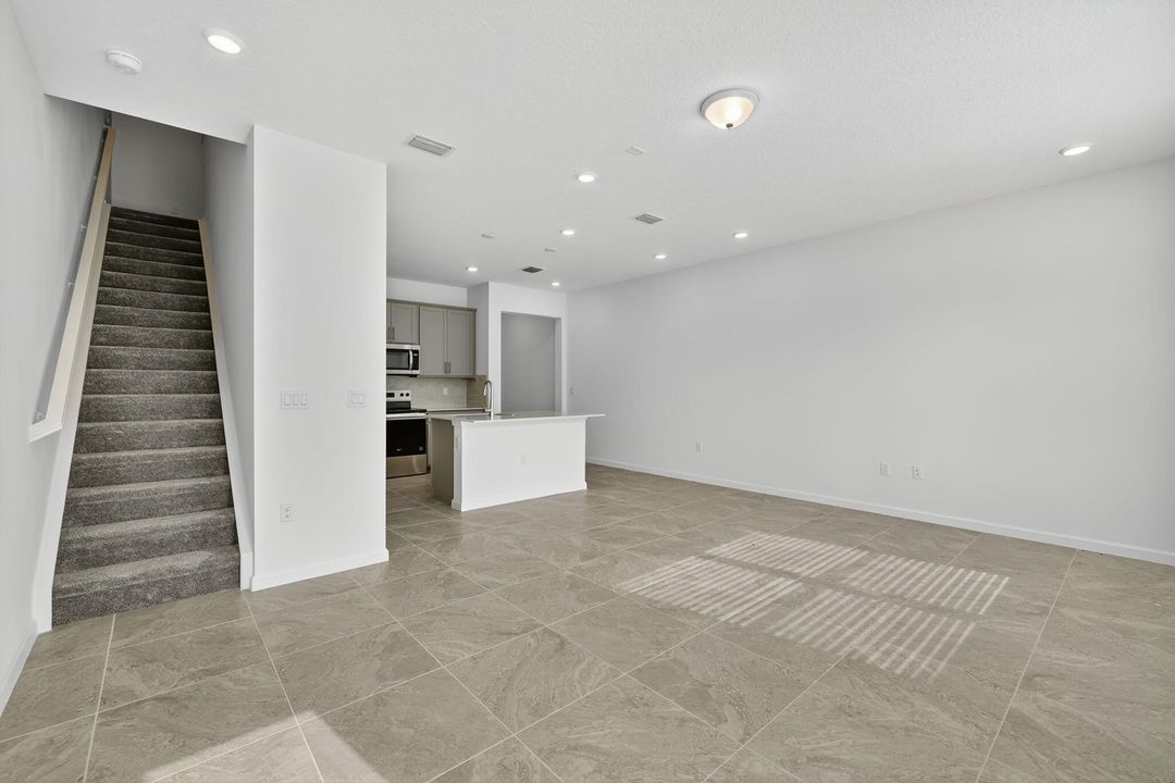 For Rent: $3,000 (3 beds, 2 baths, 1550 Square Feet)