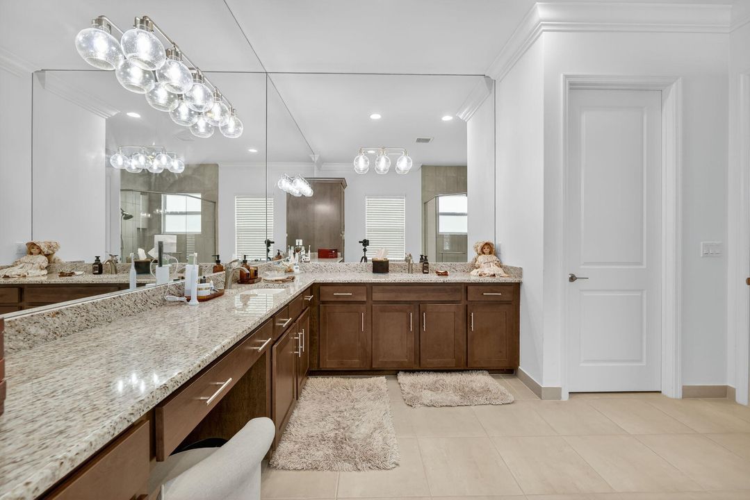 待售: $777,000 (3 贝兹, 2 浴室, 2580 平方英尺)