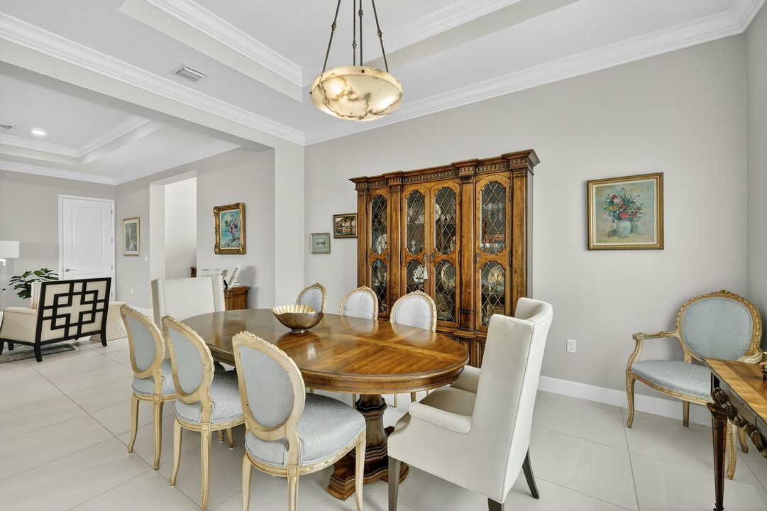 待售: $777,000 (3 贝兹, 2 浴室, 2580 平方英尺)