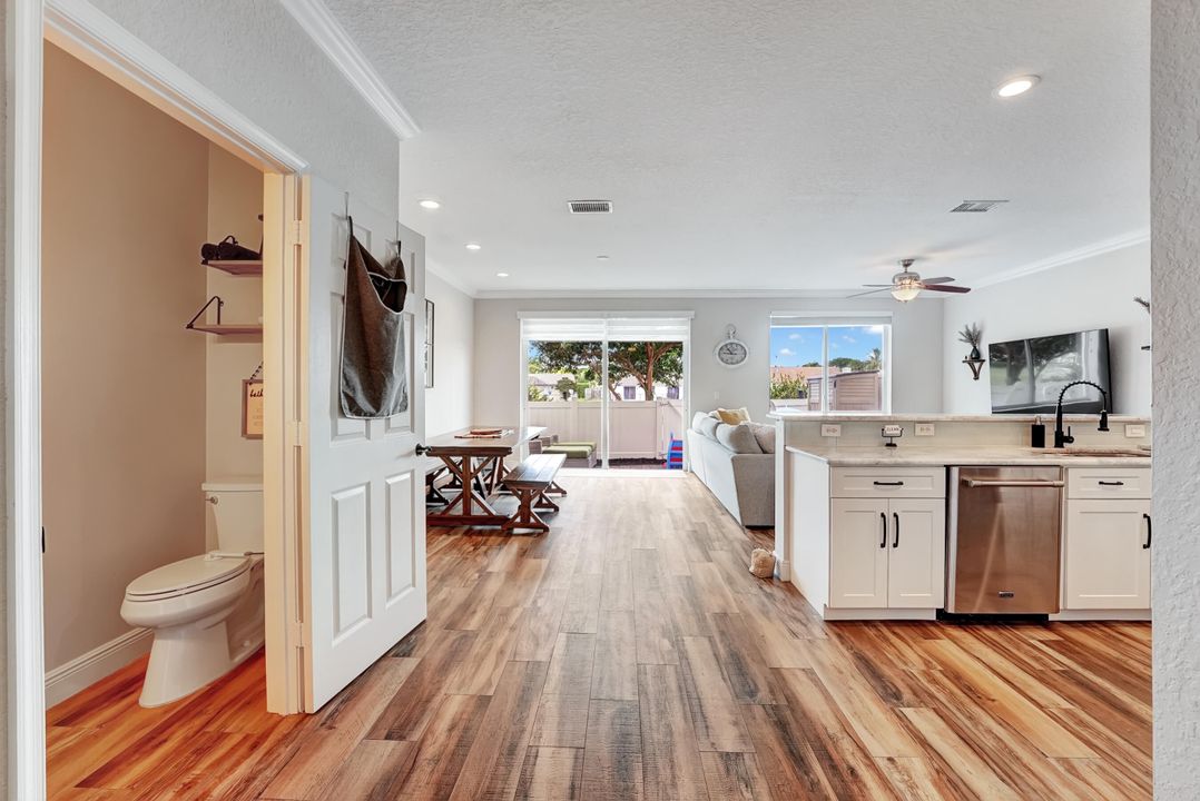 合同活跃: $3,250 (3 贝兹, 2 浴室, 1622 平方英尺)