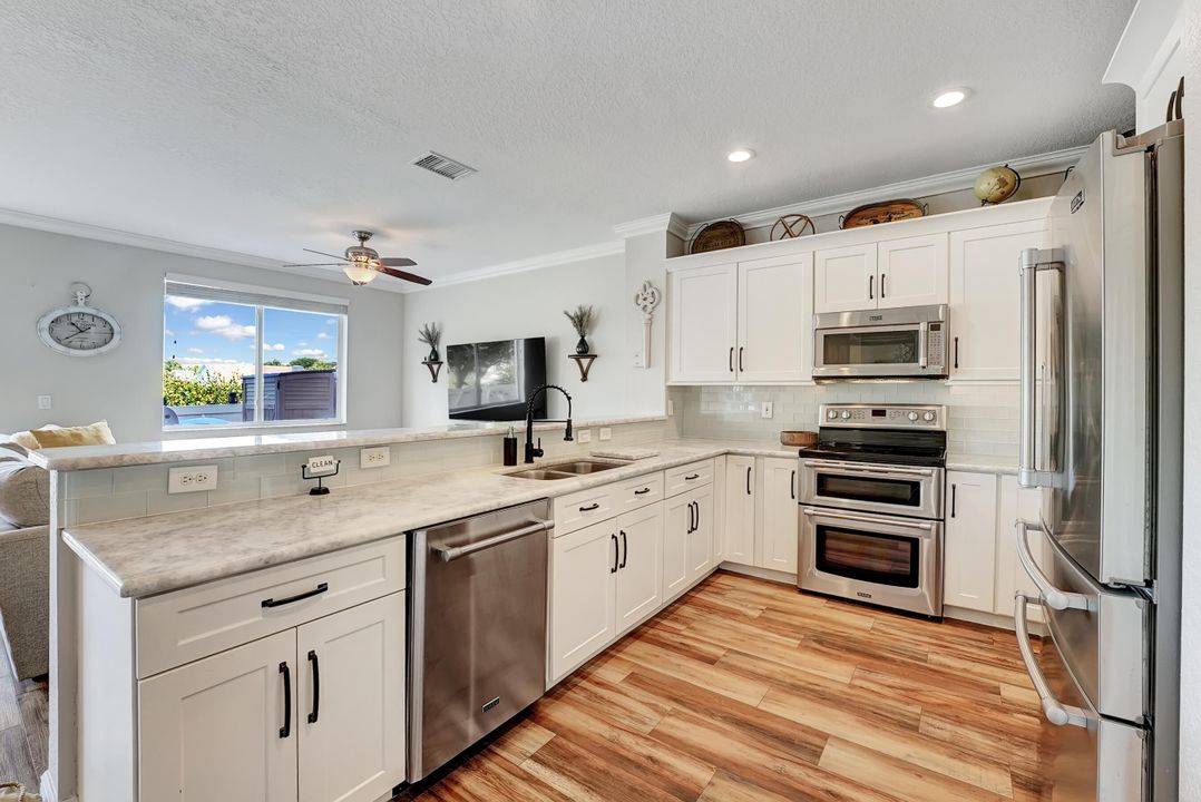 合同活跃: $3,250 (3 贝兹, 2 浴室, 1622 平方英尺)