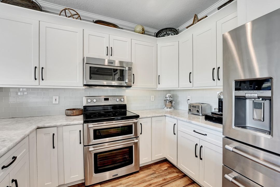 合同活跃: $3,250 (3 贝兹, 2 浴室, 1622 平方英尺)