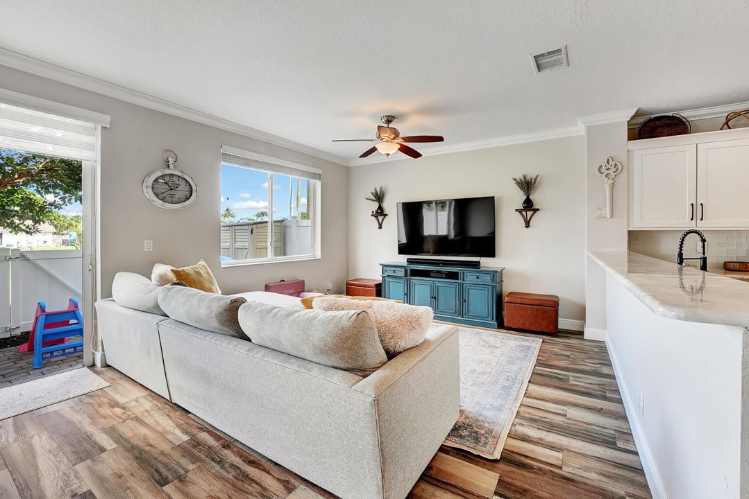 合同活跃: $3,250 (3 贝兹, 2 浴室, 1622 平方英尺)