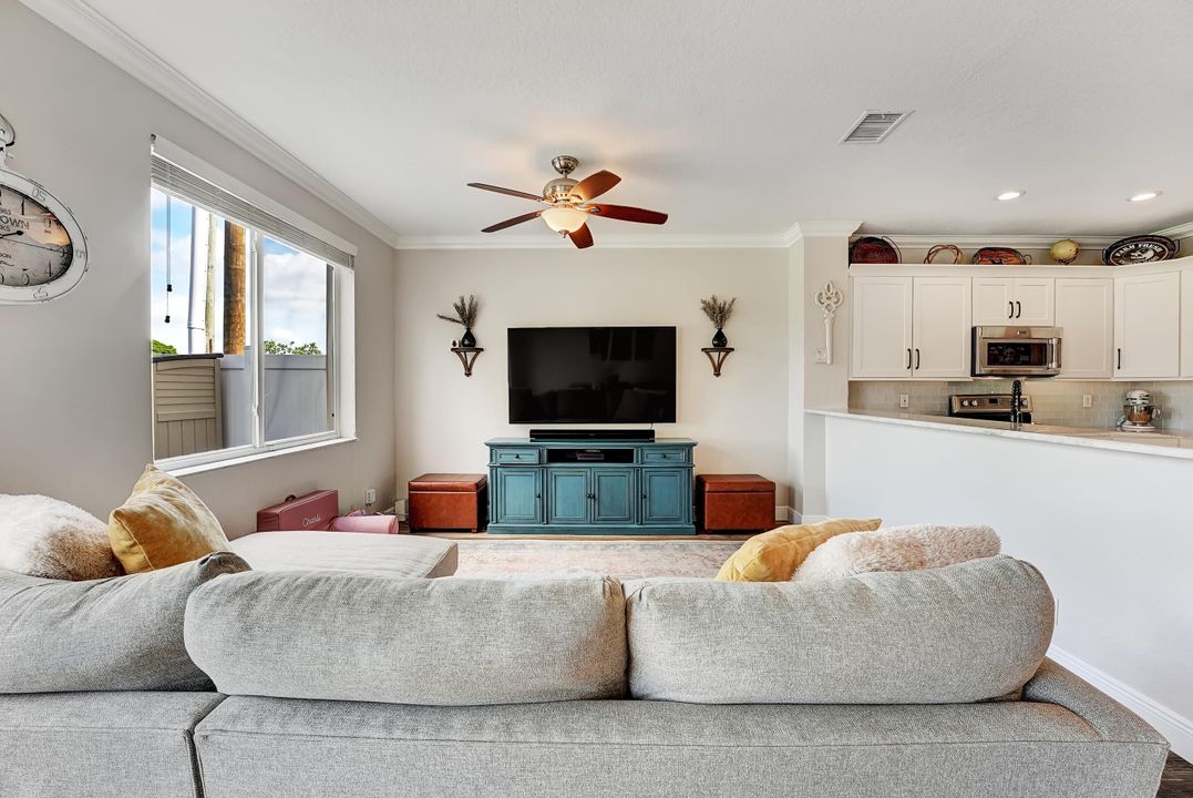 合同活跃: $3,250 (3 贝兹, 2 浴室, 1622 平方英尺)