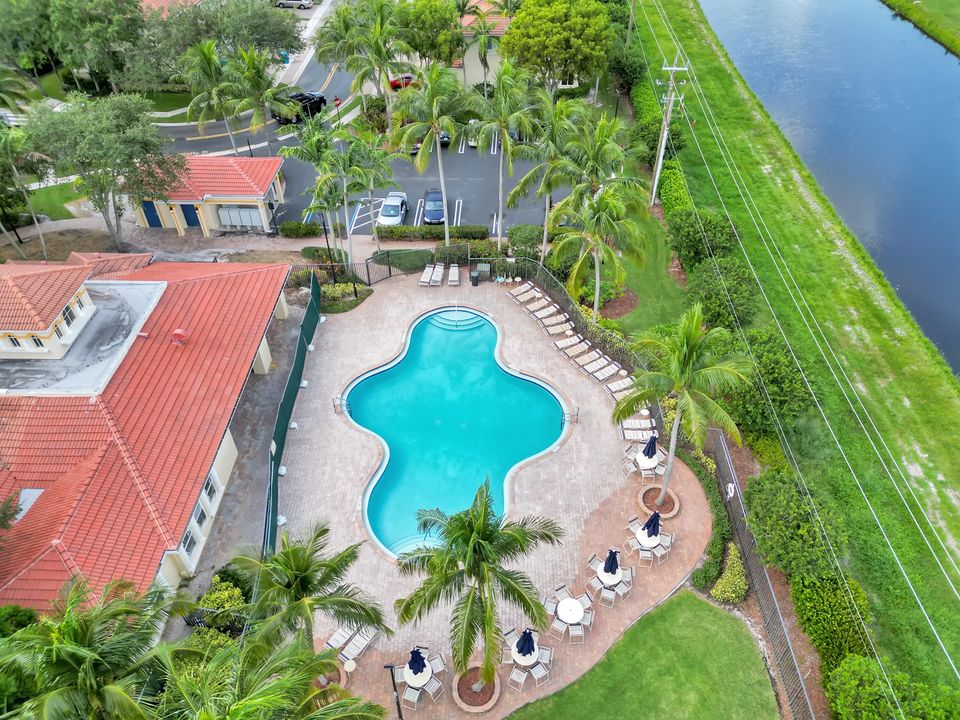 合同活跃: $3,250 (3 贝兹, 2 浴室, 1622 平方英尺)