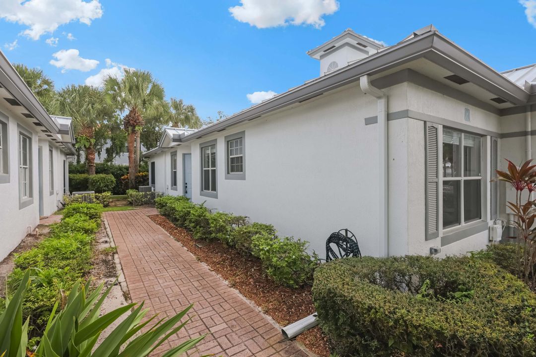 Active With Contract: $449,000 (3 beds, 2 baths, 1386 Square Feet)