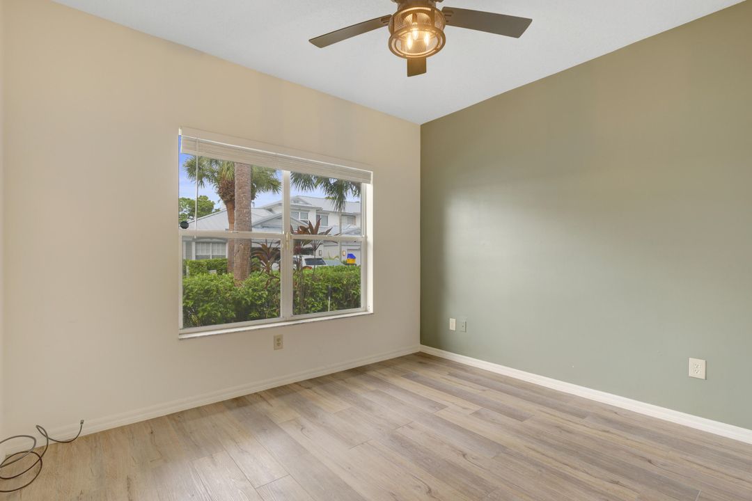 Active With Contract: $449,000 (3 beds, 2 baths, 1386 Square Feet)