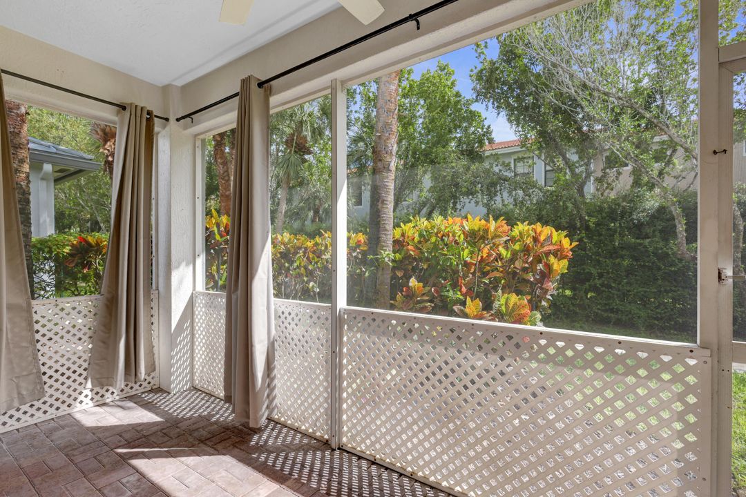 Active With Contract: $449,000 (3 beds, 2 baths, 1386 Square Feet)