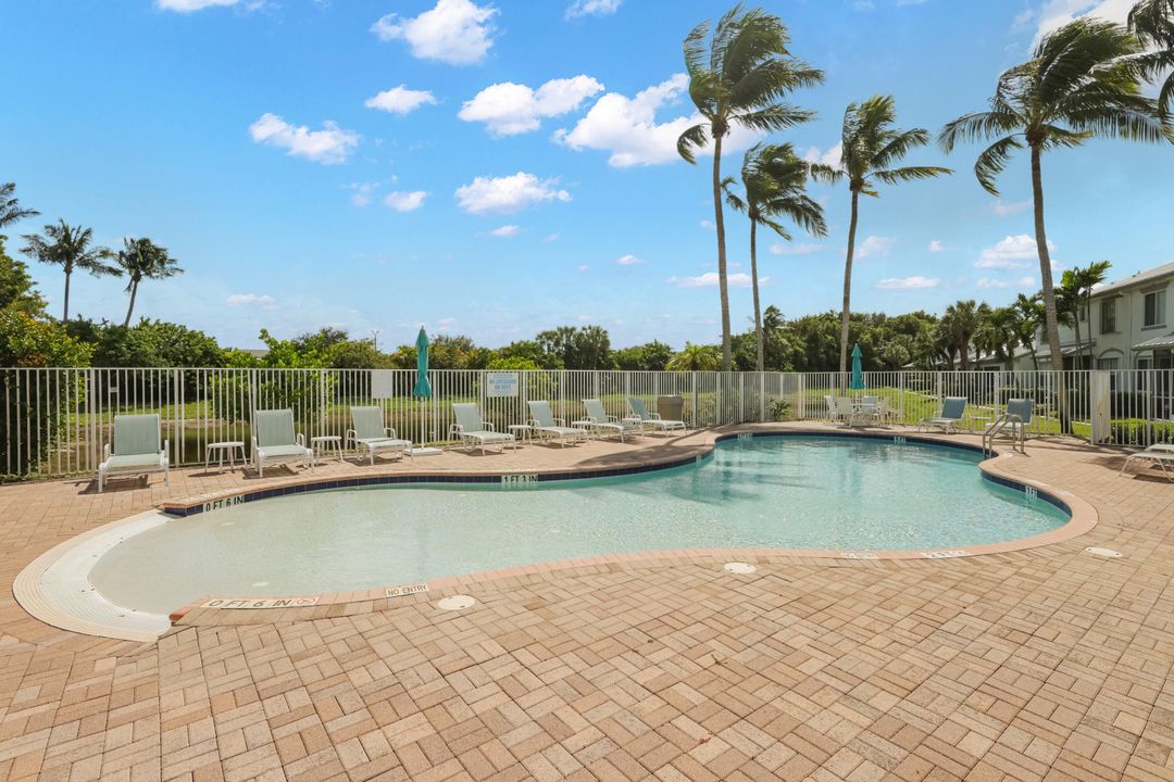 Active With Contract: $449,000 (3 beds, 2 baths, 1386 Square Feet)