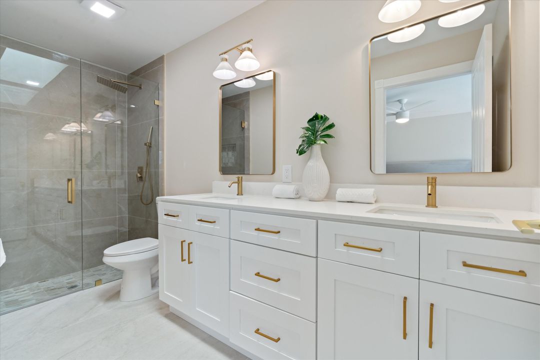 合同活跃: $395,000 (2 贝兹, 2 浴室, 1152 平方英尺)