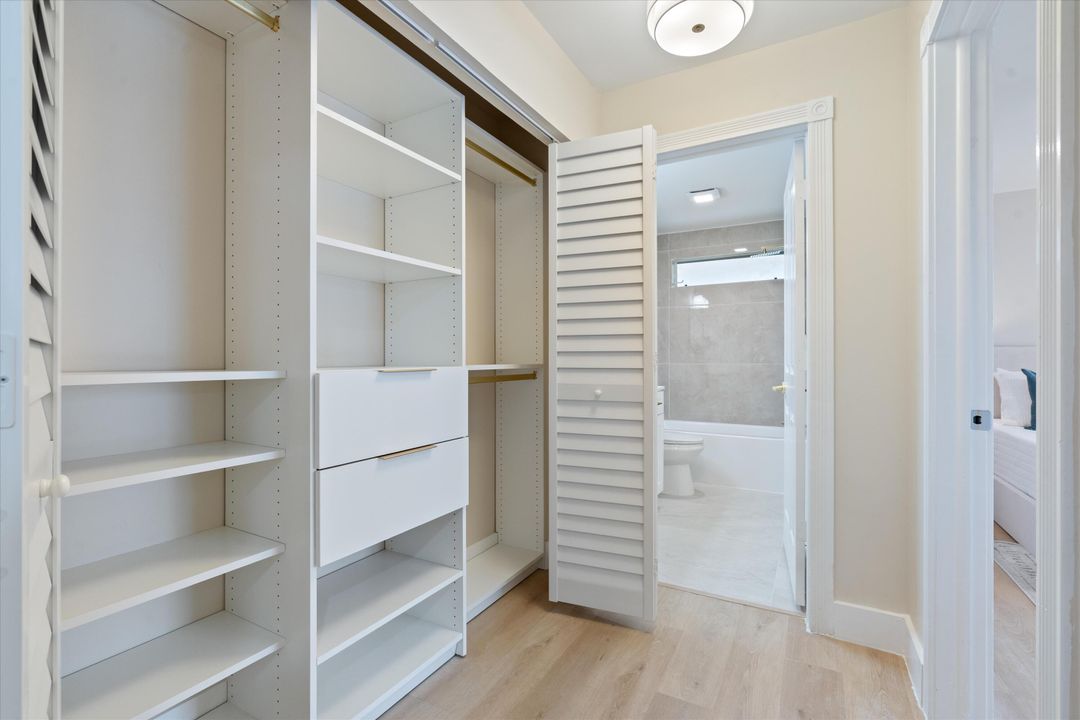 合同活跃: $395,000 (2 贝兹, 2 浴室, 1152 平方英尺)