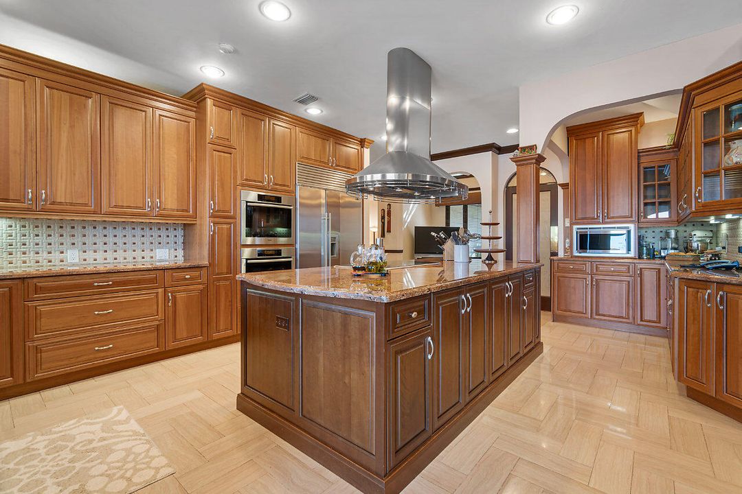 For Rent: $12,500 (5 beds, 4 baths, 4844 Square Feet)