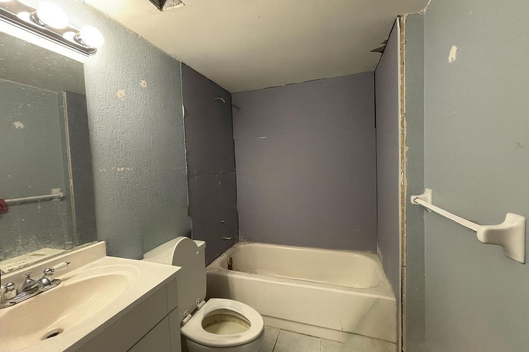 待售: $68,000 (2 贝兹, 2 浴室, 1120 平方英尺)