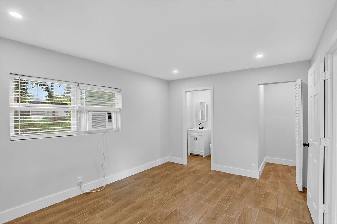 Active With Contract: $1,800 (1 beds, 1 baths, 500 Square Feet)