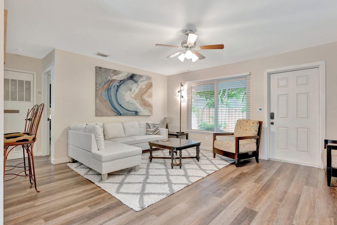 Activo con contrato: $2,075 (1 camas, 1 baños, 800 Pies cuadrados)