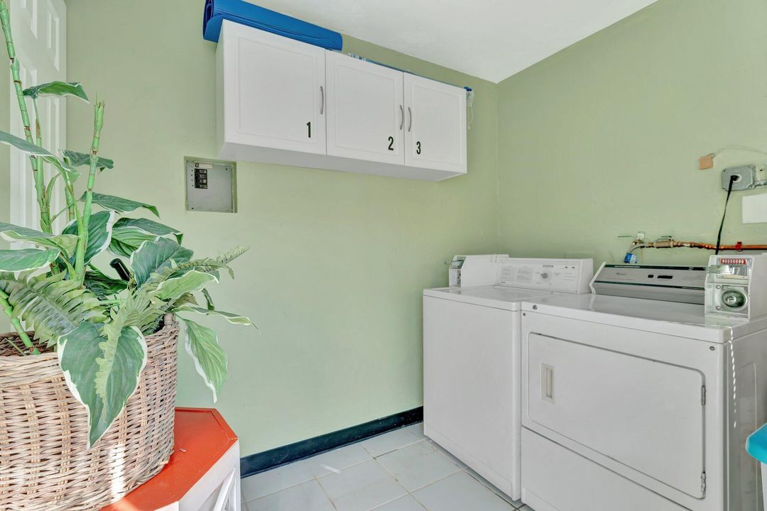 Activo con contrato: $2,075 (1 camas, 1 baños, 800 Pies cuadrados)