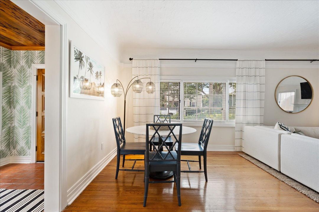 В аренду: $21,900 (5 спален, 3 ванн, 2782 Квадратных фут)