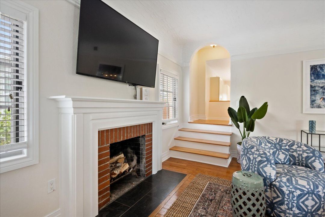 В аренду: $21,900 (5 спален, 3 ванн, 2782 Квадратных фут)