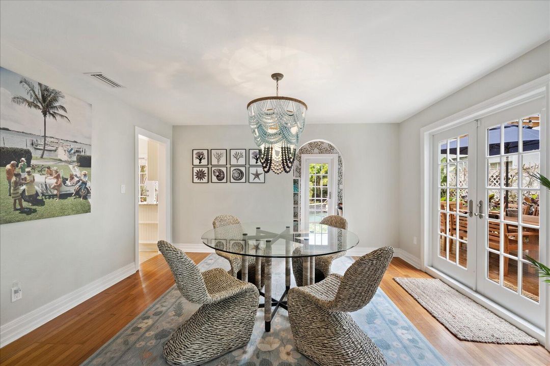 В аренду: $21,900 (5 спален, 3 ванн, 2782 Квадратных фут)