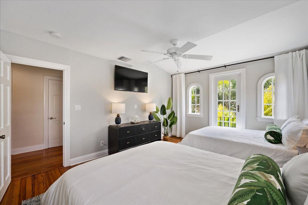 В аренду: $21,900 (5 спален, 3 ванн, 2782 Квадратных фут)