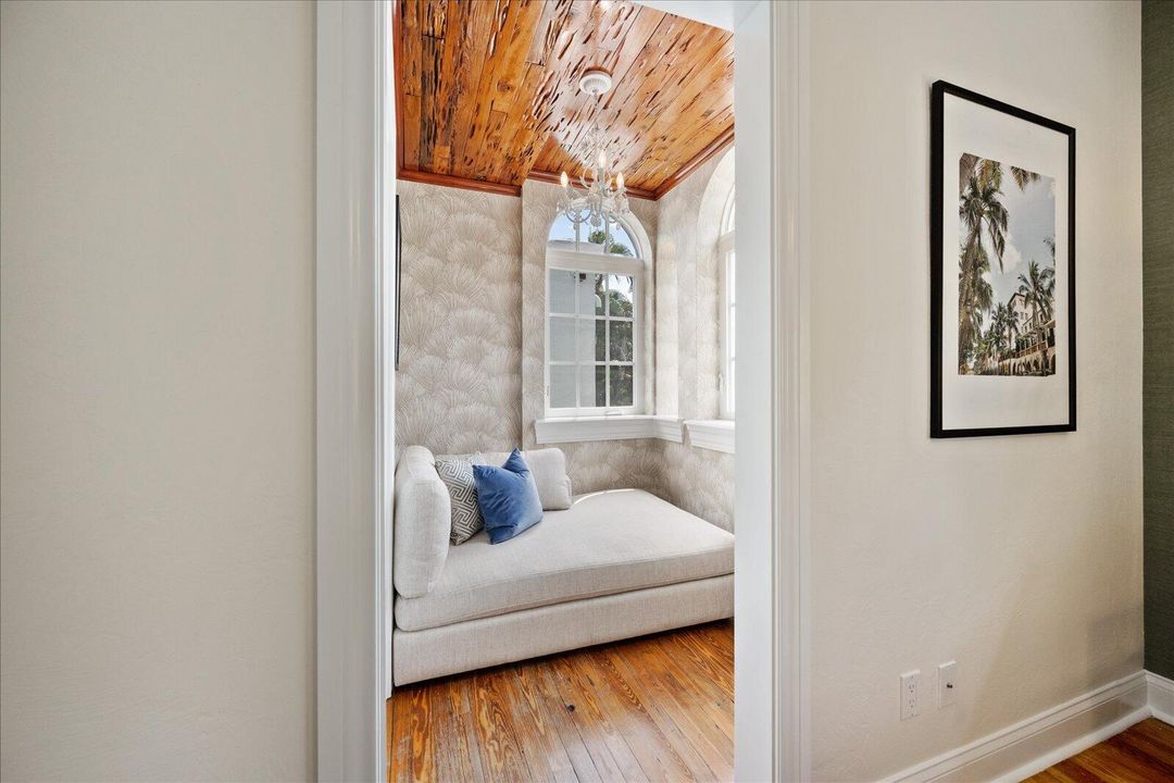 В аренду: $21,900 (5 спален, 3 ванн, 2782 Квадратных фут)