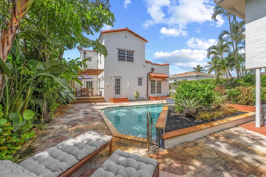 В аренду: $21,900 (5 спален, 3 ванн, 2782 Квадратных фут)