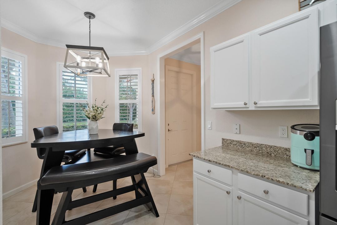 Под контрактом: $499,900 (3 спален, 2 ванн, 1774 Квадратных фут)