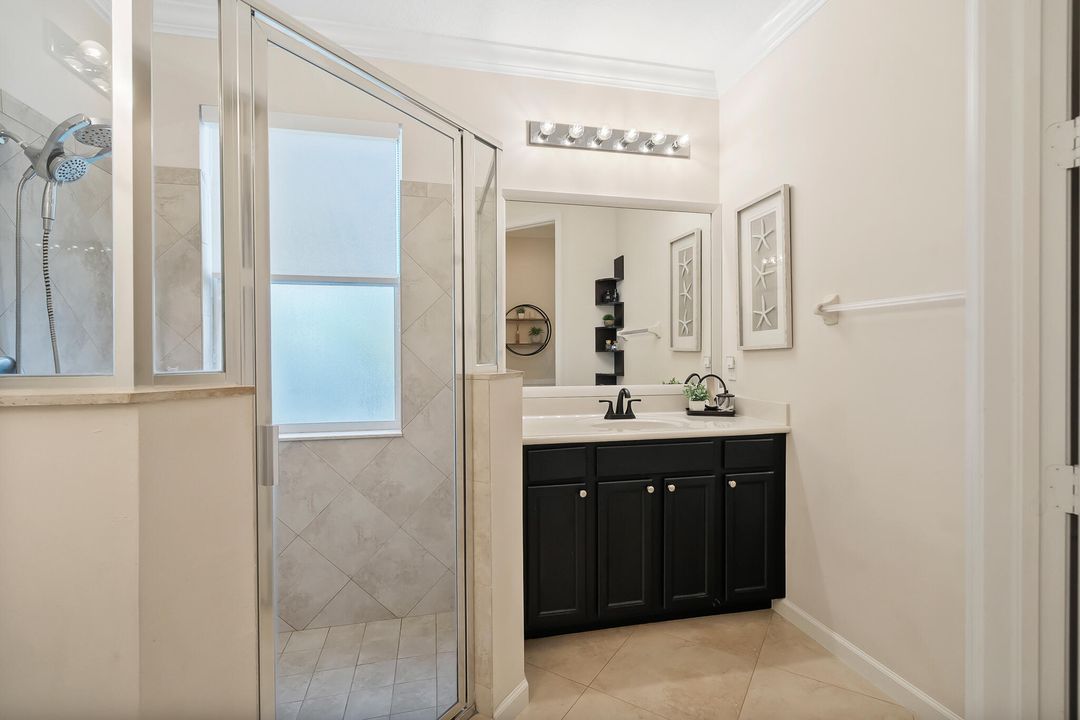 Под контрактом: $499,900 (3 спален, 2 ванн, 1774 Квадратных фут)