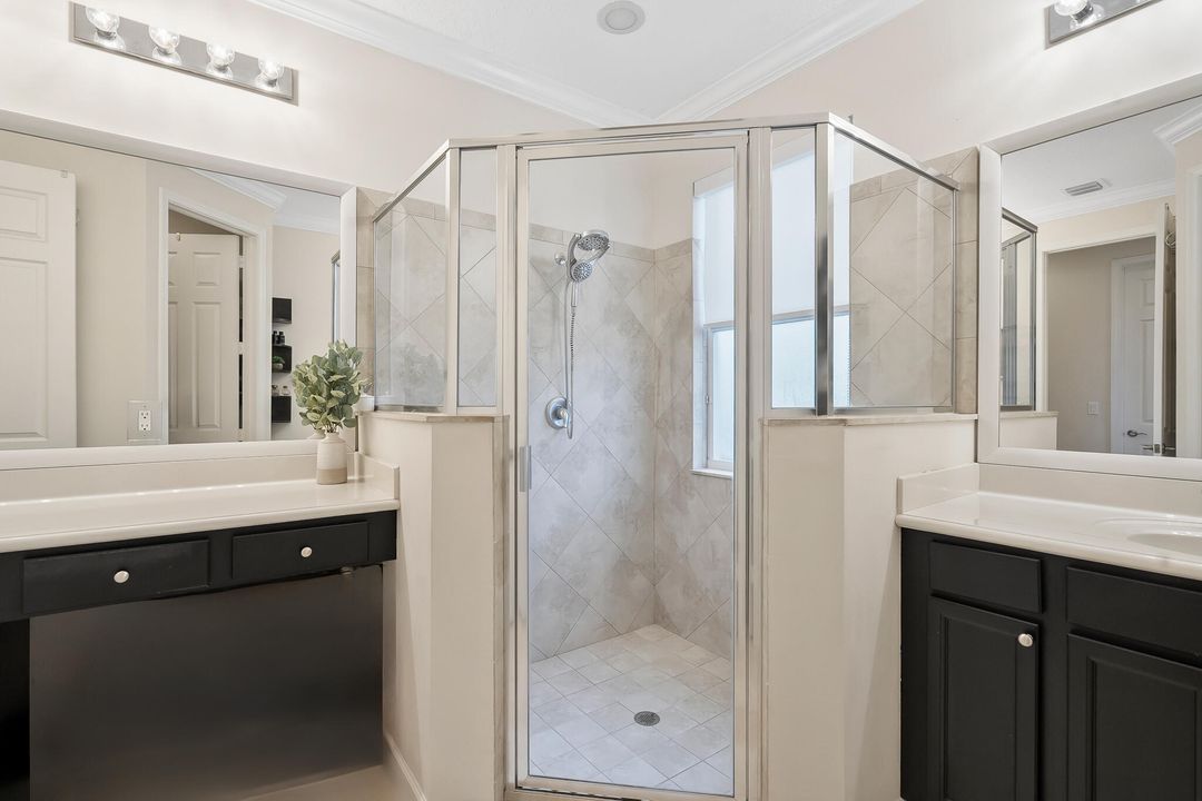 Под контрактом: $499,900 (3 спален, 2 ванн, 1774 Квадратных фут)