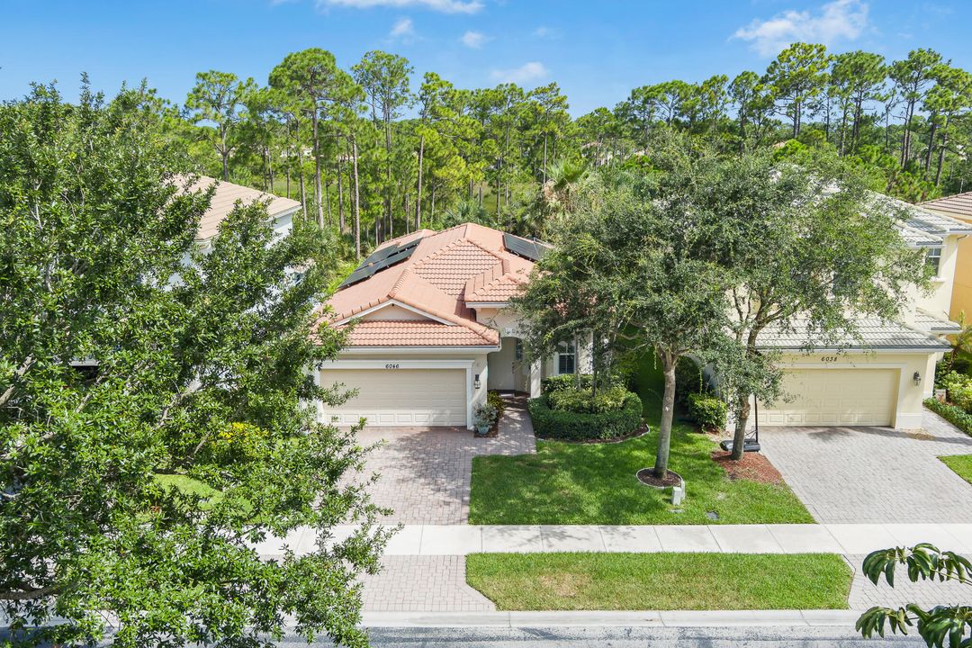 Под контрактом: $499,900 (3 спален, 2 ванн, 1774 Квадратных фут)