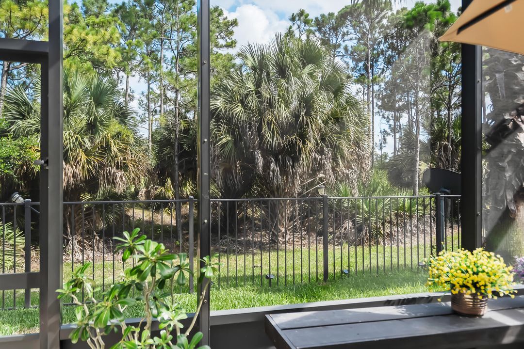 Под контрактом: $499,900 (3 спален, 2 ванн, 1774 Квадратных фут)