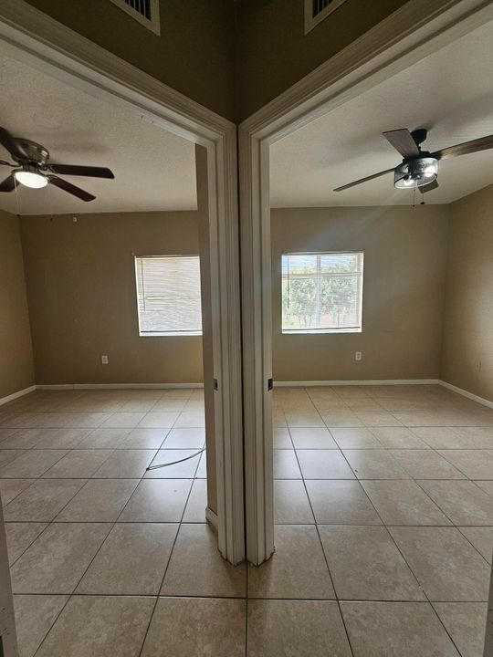 Activo con contrato: $2,000 (3 camas, 2 baños, 999 Pies cuadrados)