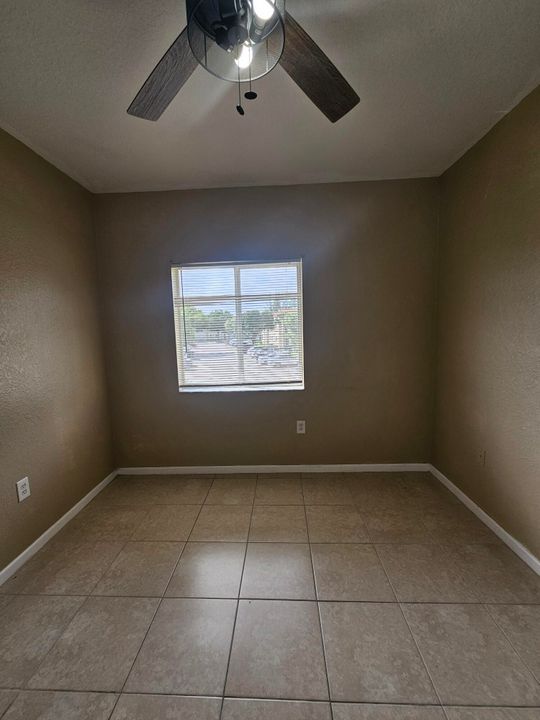 Activo con contrato: $2,000 (3 camas, 2 baños, 999 Pies cuadrados)