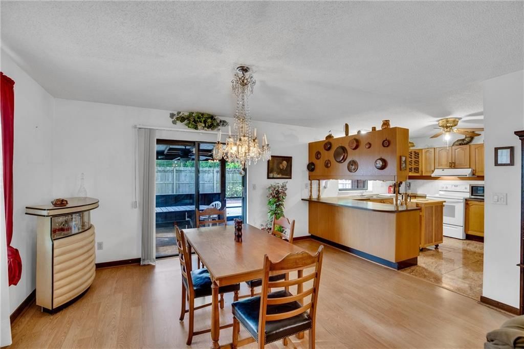 Activo con contrato: $340,000 (3 camas, 2 baños, 1753 Pies cuadrados)