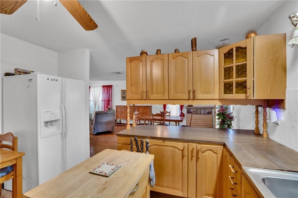 Activo con contrato: $340,000 (3 camas, 2 baños, 1753 Pies cuadrados)