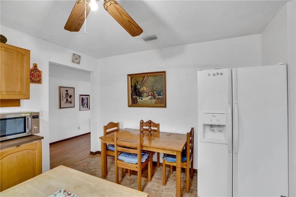 Activo con contrato: $340,000 (3 camas, 2 baños, 1753 Pies cuadrados)