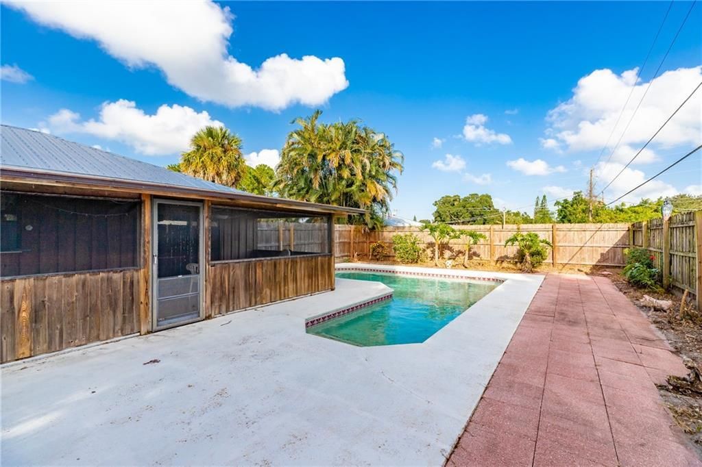 Activo con contrato: $340,000 (3 camas, 2 baños, 1753 Pies cuadrados)