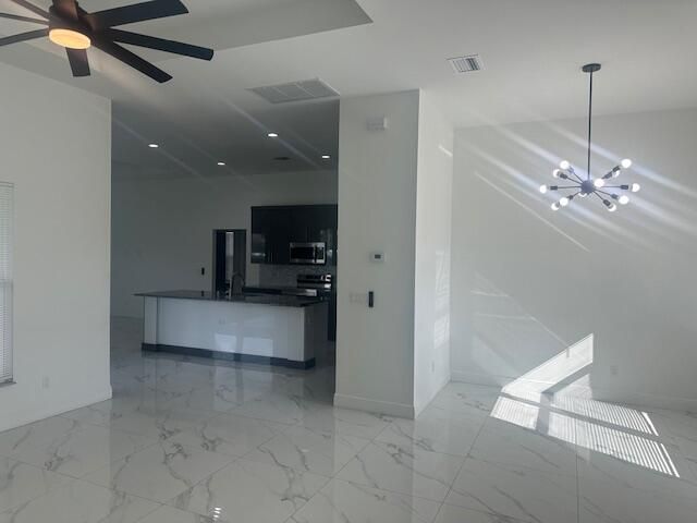 出租: $3,300 (4 贝兹, 3 浴室, 2236 平方英尺)