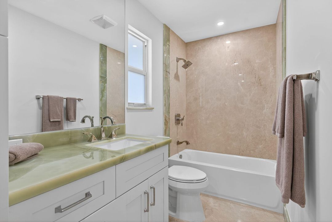 На продажу: $799,000 (3 спален, 3 ванн, 2150 Квадратных фут)