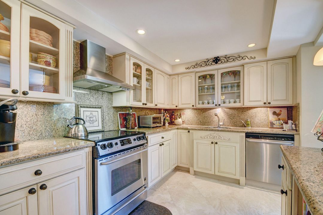 For Sale: $1,350,000 (2 beds, 2 baths, 1519 Square Feet)