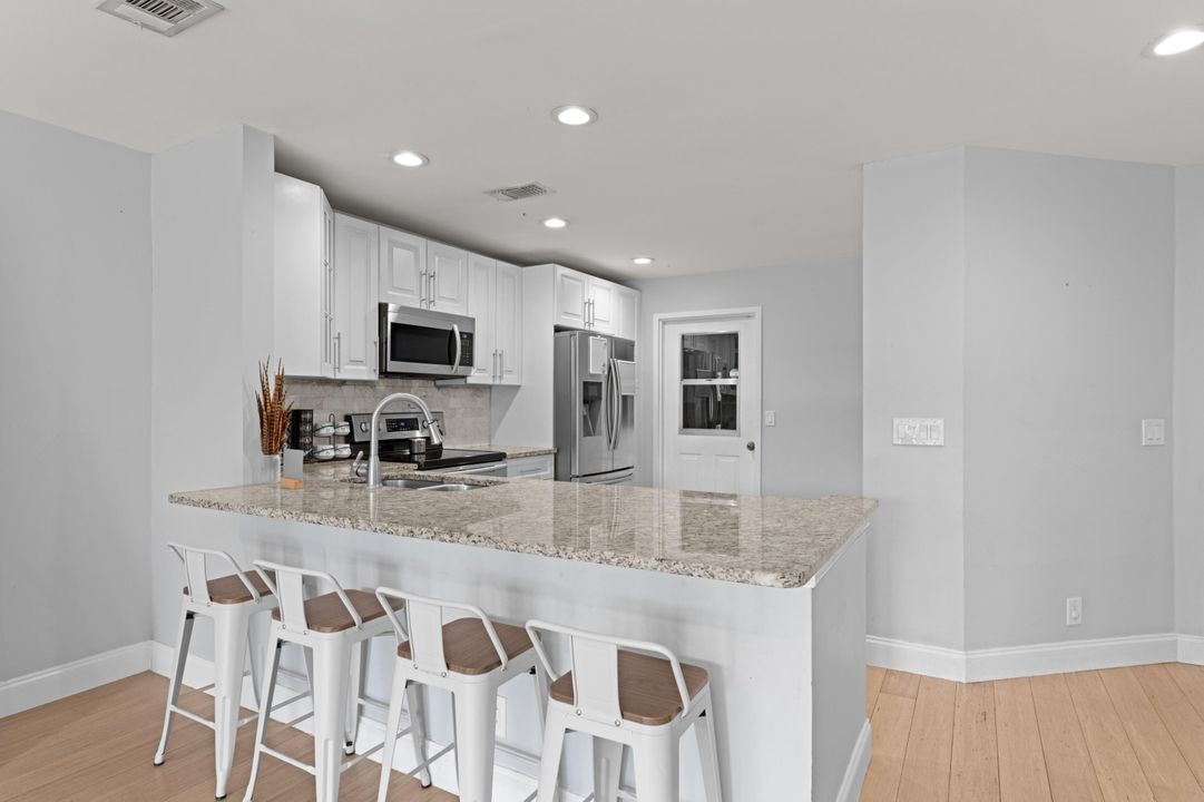 Active With Contract: $350,000 (3 beds, 2 baths, 1318 Square Feet)