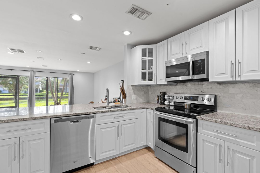 Active With Contract: $350,000 (3 beds, 2 baths, 1318 Square Feet)