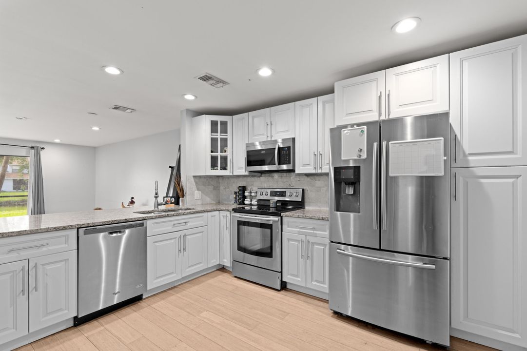 Active With Contract: $350,000 (3 beds, 2 baths, 1318 Square Feet)