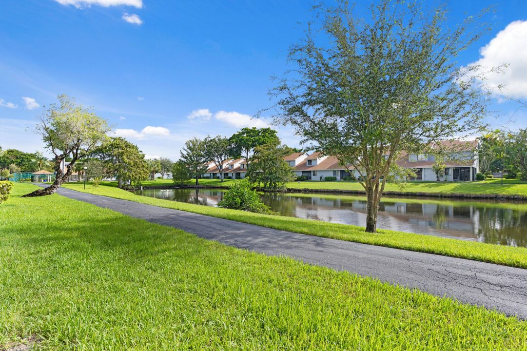Active With Contract: $350,000 (3 beds, 2 baths, 1318 Square Feet)